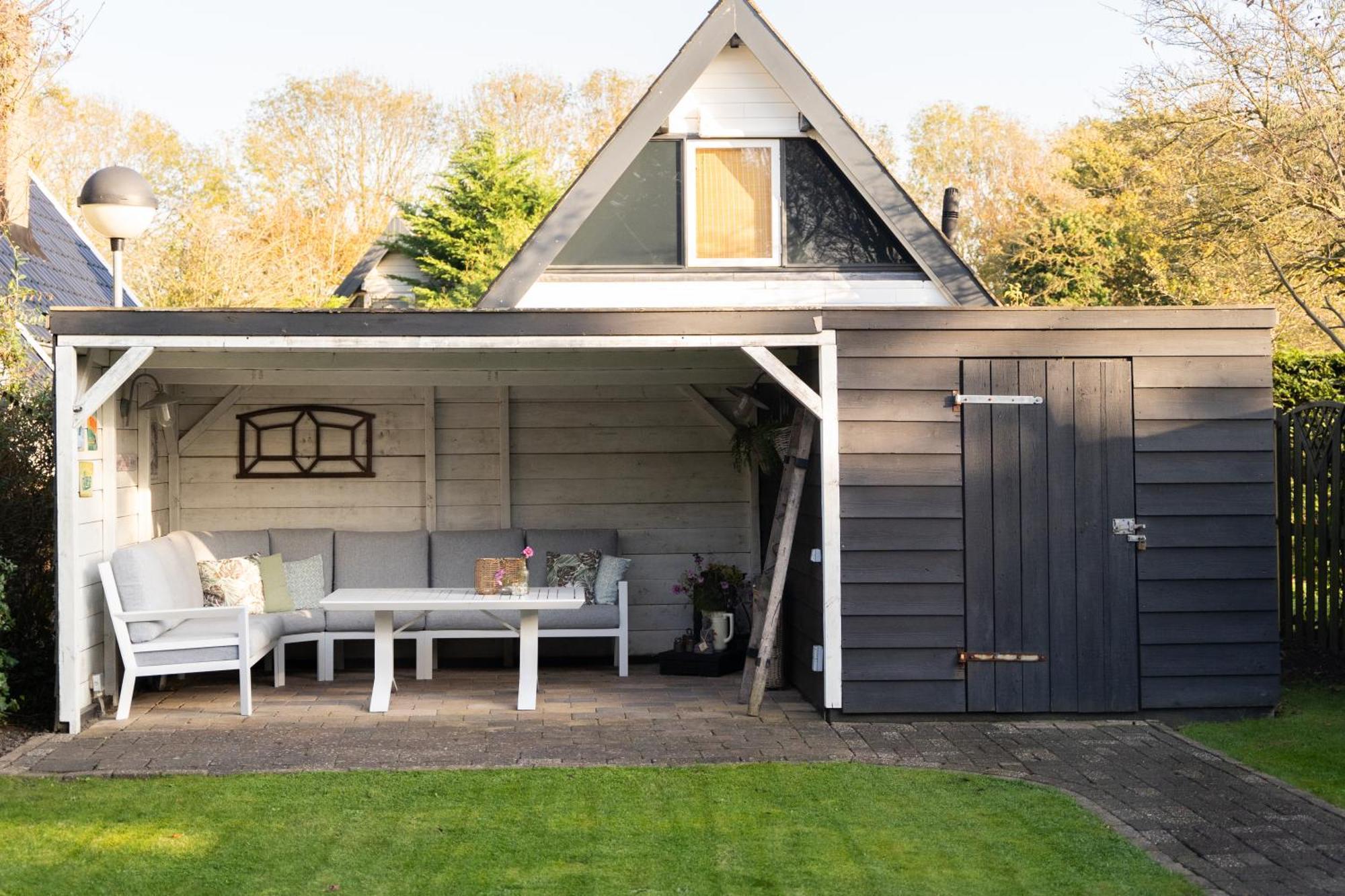 Peaceful Holiday Home In Tuitjenhorn ภายนอก รูปภาพ