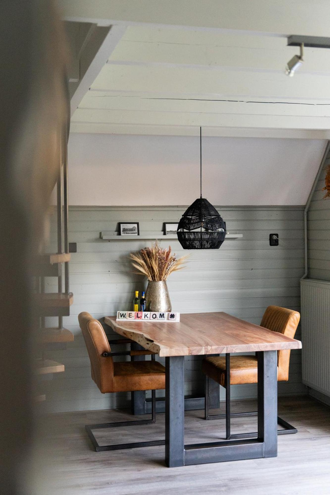 Peaceful Holiday Home In Tuitjenhorn ภายนอก รูปภาพ